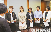教科書採択について申入れる日本共産党大津市会議員団写真
