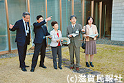 滋賀県立近代美術館を視察する日本共産党県議団写真