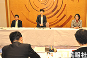 日本共産党滋賀県会議員団と滋賀県知事の政策協議写真