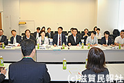 日本共産党滋賀県委員会、同党県地方議員団政府交渉写真