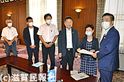 三日月知事に申し入れる日本共産党写真