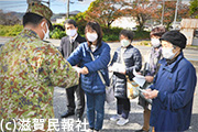 大津駐屯地に要望書を提出する住民写真