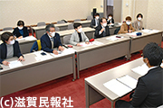 滋賀県に申し入れる日本共産党県議団と9市議団写真