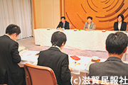 知事と政策協議する日本共産党県議団写真