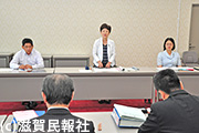 日本共産党滋賀県議会議員団と知事の政策協議会写真